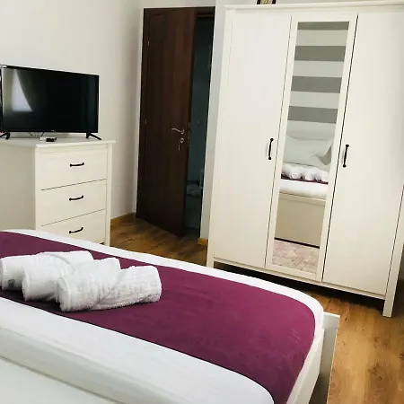 Chic Mamaia Apartment